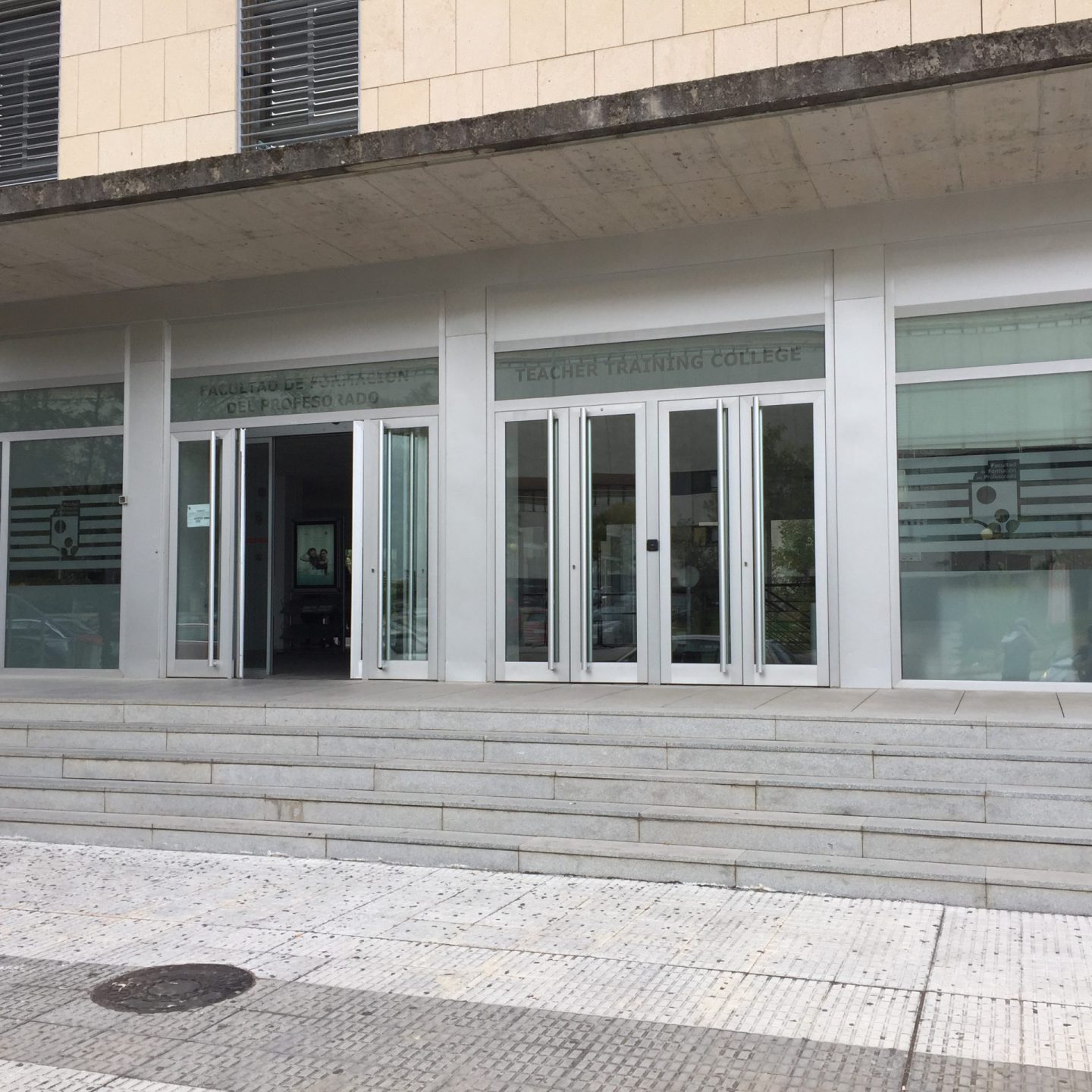 Vinilos al ácido recortado